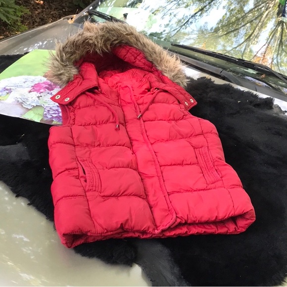 Aeropostale Red Zip Up Puffer Vest Removable Faux Fur Hat Hood Hoodie Small S - Picture 4 of 16